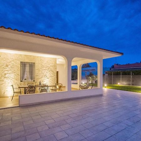 Villa Etoile - Charme & Relax With Pool أفولا المظهر الخارجي الصورة
